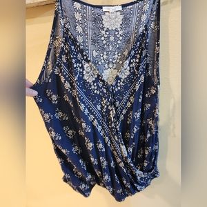 Wrap spaghetti straps shirt